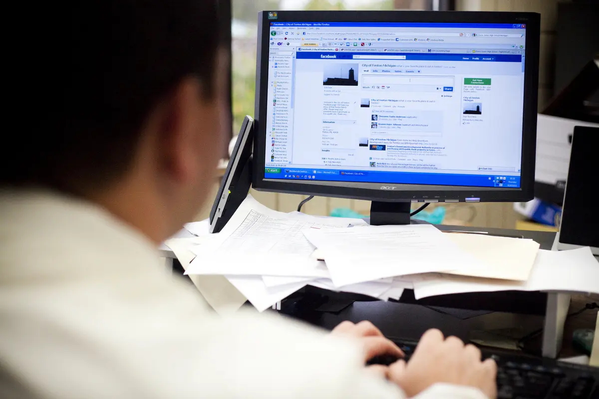Bos Lebih Sering Akses Media Sosial di Kantor Dibanding Bawahan
