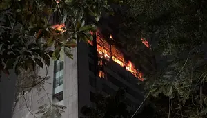 Penampakan Gedung Bapenda DKI Dilahap Api