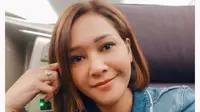 Sontek Penampilan Fresh dengan Rambut Pendek Seperti Maia Estianty