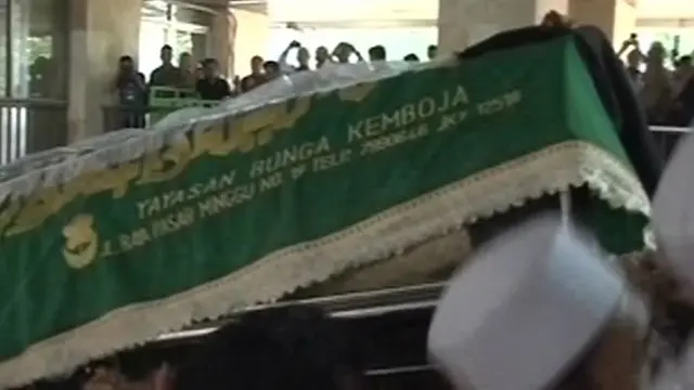 Jenazah Uje Tiba di Masjid Istiqlal, Tahlil Bergema