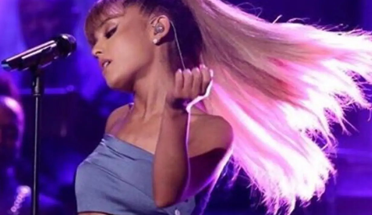 Penyanyi cantik Ariana Grande inginkan memiliki sebuah keluarga di usia muda, dan tersiar kabar, bersama kekasihnya Mac Miller sedang mempersiapkan pesta pernikahannya. (Instagram/arianagrande)