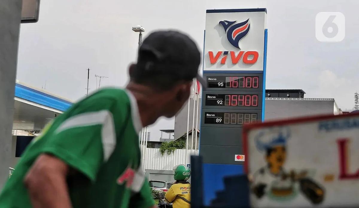 Papan penunjuk harga bahan bakar di SPBU Vivo (Liputan6.com/Angga Yuniar)