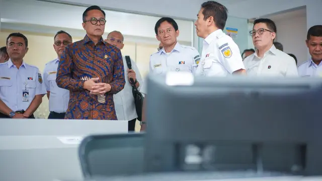 Kepala Badan Pengaturan BUMN (BP BUMN) Dony Oskaria mengunjungi Kantor KAI di Bandung, Jawa Barat, Senin (20/4/2026). (Dok PT KAI)