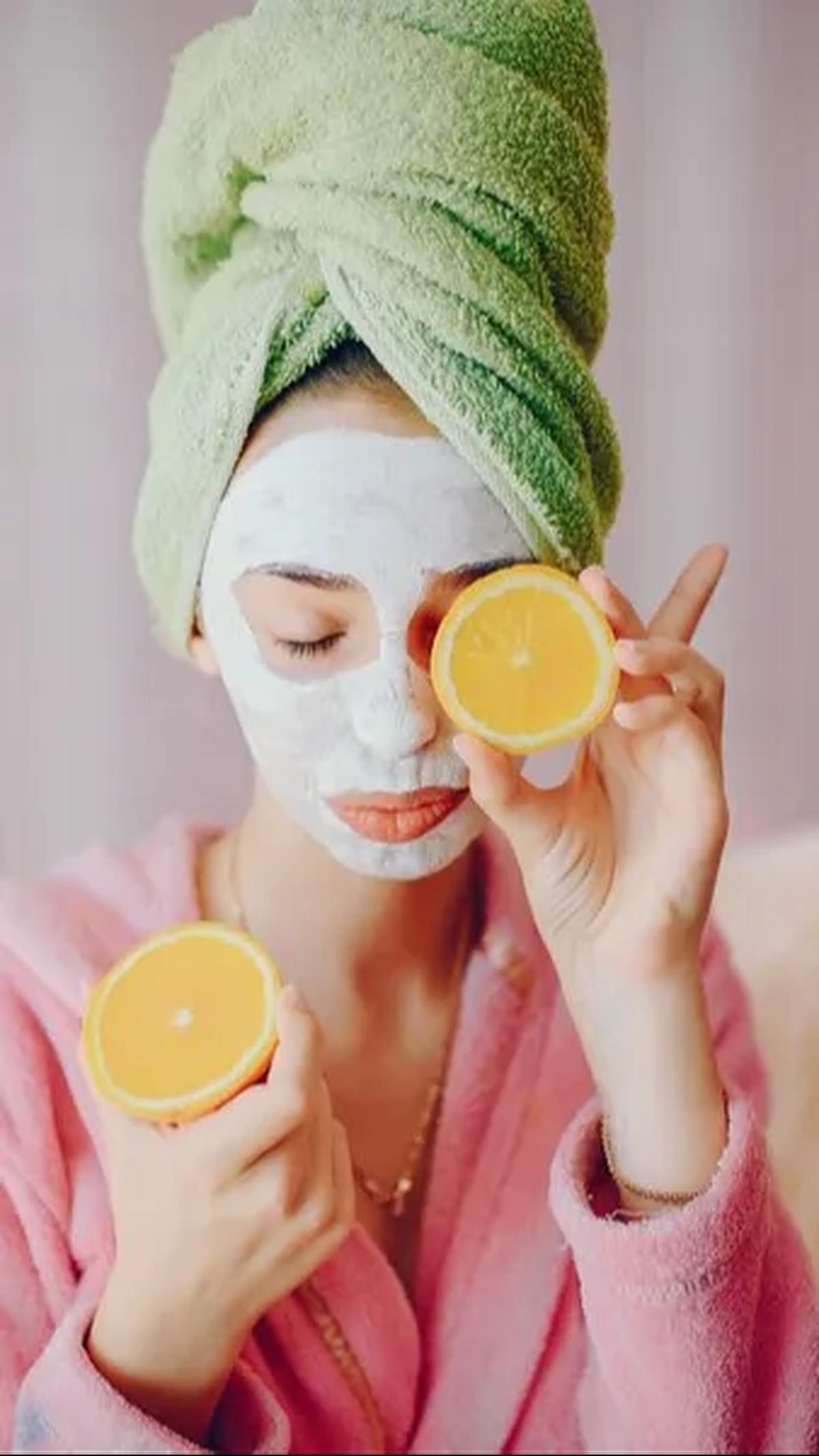 3. Jeruk: Vitamin C untuk Kulit Kencang dan Bersinar