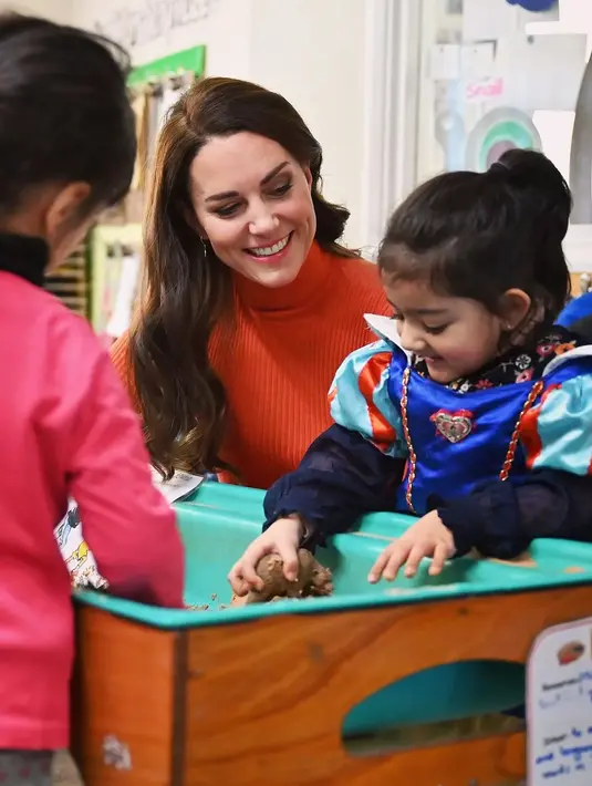 Kate Middleton tetap tenang dalam outfit mencolok (instagram/royalfamily)