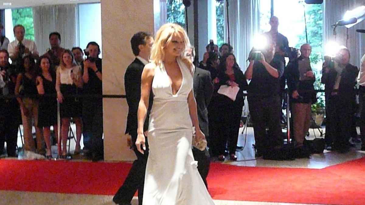 Hadiri SAG Awards 2025, Penampilan Pamela Anderson dengan Look No Makeup Sukses Curi Perhatian