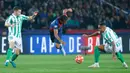 Sementata itu, Real Betis menempati peringkat lima dengan 48 poin. (AP Photo/Joan Monfort)
