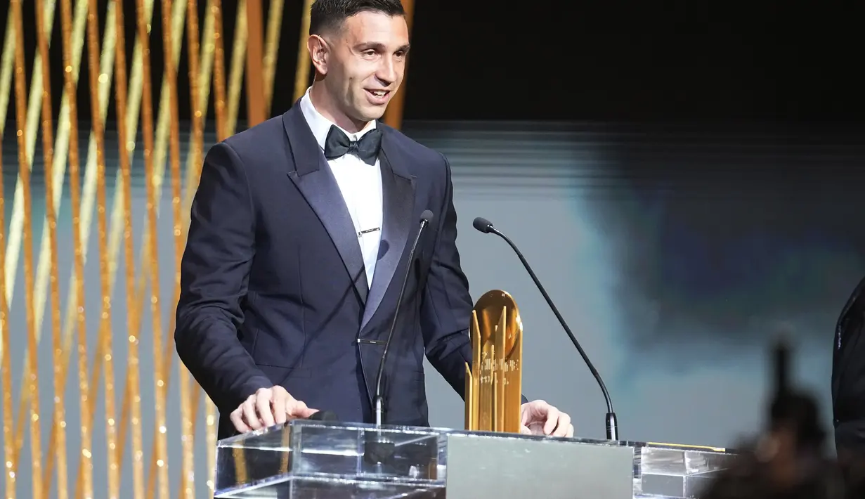 Emi Martinez berjasa besar membawa Argentina menjadi juara di pentas Piala Dunia 2022 lalu. (AP Photo/Michel Euler)