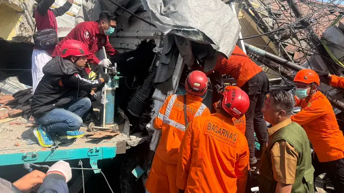 Sopir Truk Tewas, Korban Kecelakaan Maut di Gempol Pasuruan Jadi 4 Orang