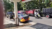 Uang Material Belum Dibayar, Puluhan Sopir Dump Truck Gereduk Kantor Kalurahan Getas