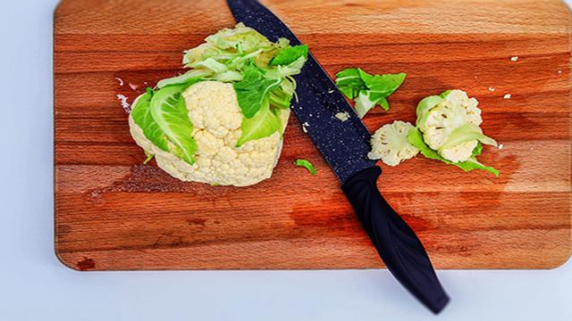 Ilustrasi memotong bahan-bahan