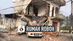Detik-detik rumah 2 lantai di China ambruk setelah dihantam sebuah mobil yang melaju kencang. Tiga orang terluka dalam insiden ini.