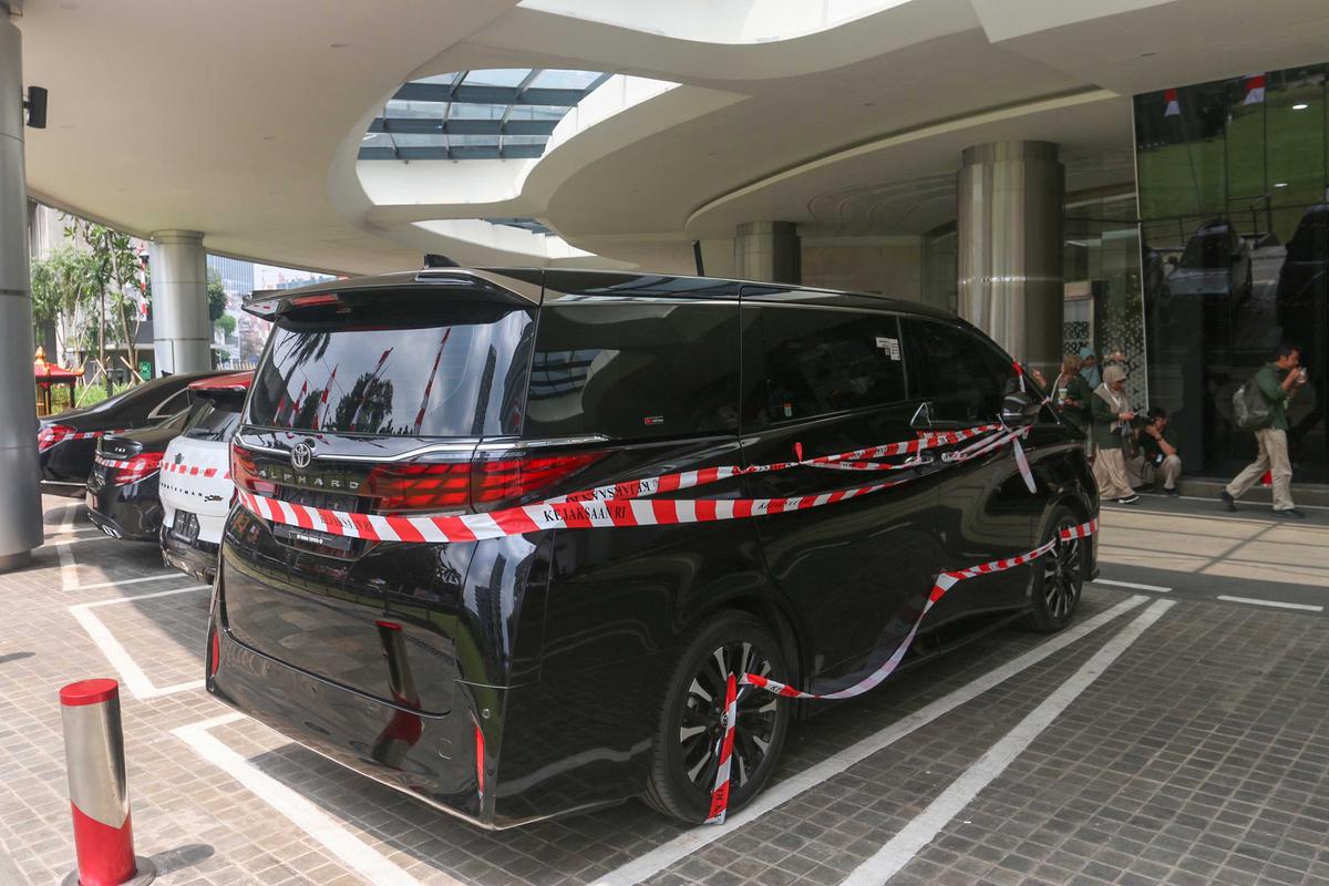 FOTO: Deretan Mobil Mewah Riza Chalid Disita Kejagung, Terseret Kasus Korupsi Minyak Rp 285 Triliun
