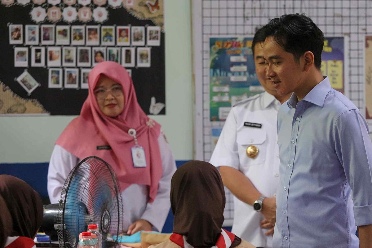 Wapres Gibran Tinjau Uji Coba Makan Bergizi di Jakarta