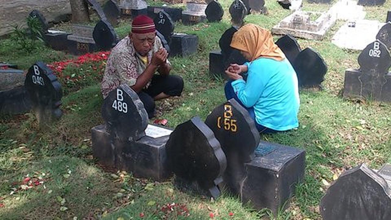 Apa hukum ziarah kubur di hari raya Idul Fitri?