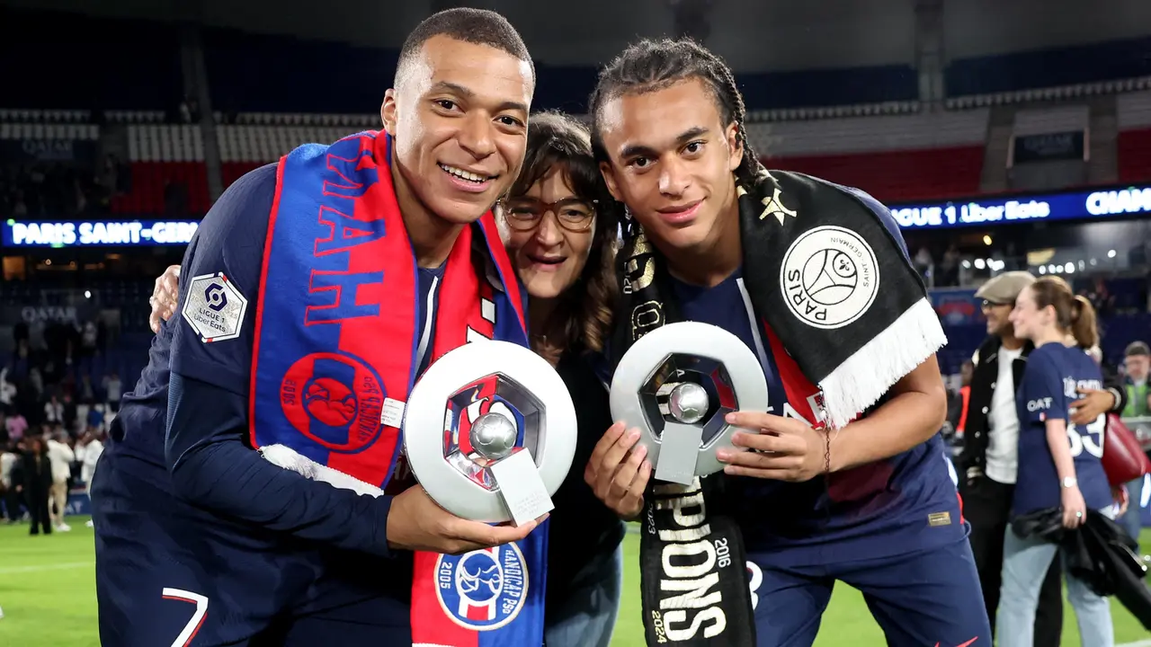 PSG Rayakan Gelar Juara Ligue 1 ke-12 dan Ketiga Secara Beruntun