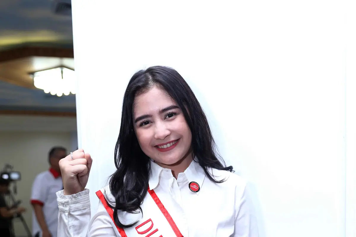 [Bintang] Prilly Latuconsina