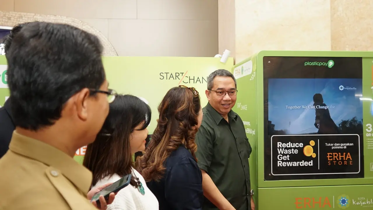 ERHA Sebar Vending Machine untuk Tampung Sampah Kemasan Kosmetik dan Ditukar Poin