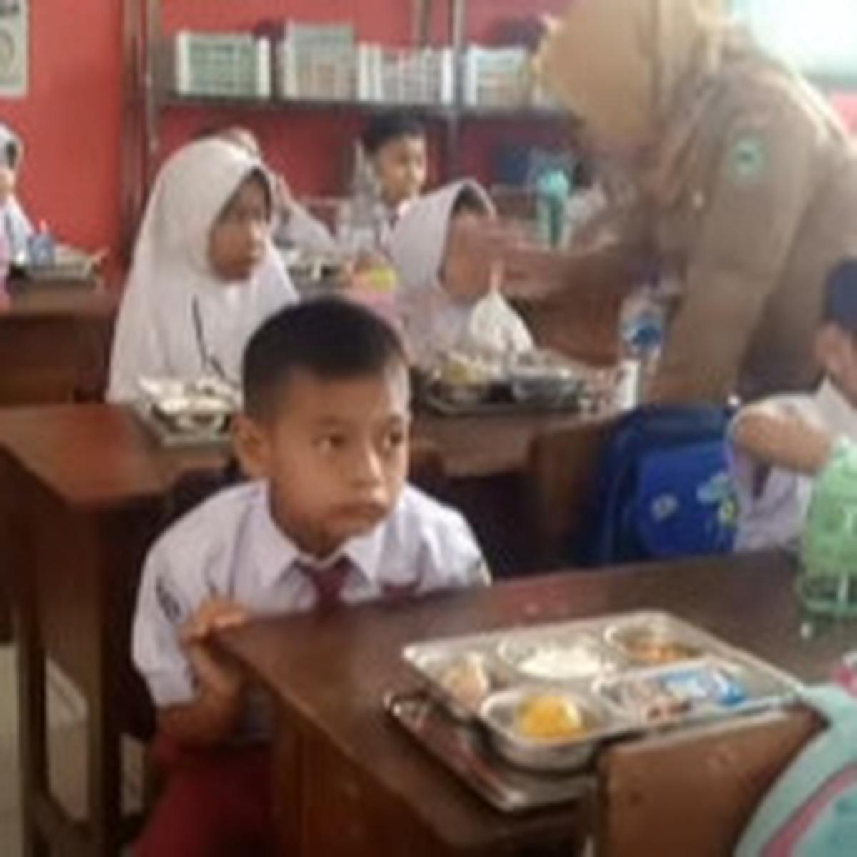 Tidak Biasa Sarapan Nasi, Bocah SDN Ini Ogah Makan Bergizi Gratis