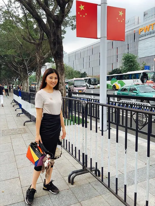 Seperti yang diketahui bahwa selama ini Sarwendah selalu mengurus keluarganya, dan ketika ia tidak ada, maka Ruben lah yang menggantikan perannya. Ruben berperan menjadi ayah sekaligus ibu untuk Thalia sementara. (Instagram/sarwendah29)