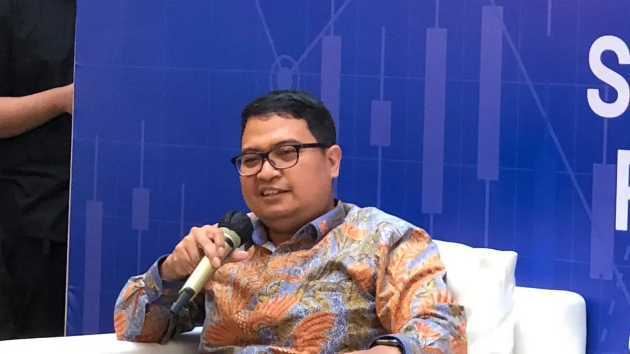 Head of Mandiri Institute Teguh Yudo Wicaksono dalam diskusi Sudah tepatkan arah kebijakan Pajak Kita dalam RAPBN 2024, di Jakarta Selatan, Selasa (29/8/2023). (Tira/Liputan6.com)