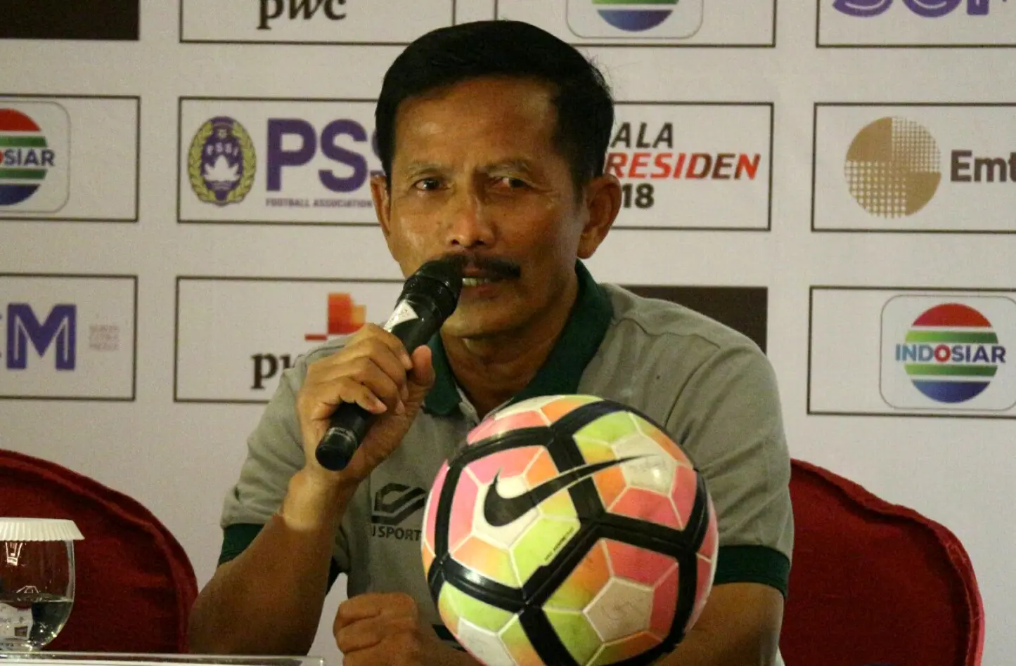 Pelatih PSMS Medan, Djadjang Nurdjaman (Kukuh Saukani/Liputan6.com)