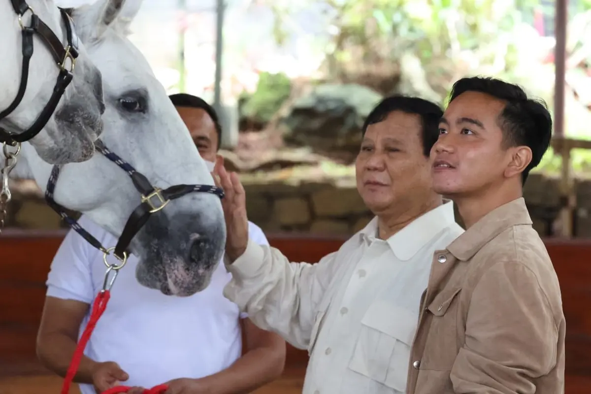 Wali Kota Solo Gibran Rakabuming Raka Bersama Ketum Gerindra Prabowo Subianto