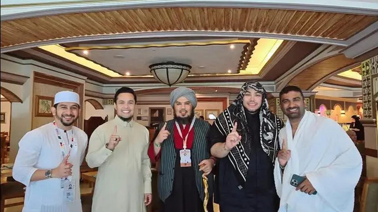 7 Potret Ivan Gunawan di Tanah Suci saat Visa Haji Furoda 2025 Tengah Disorot