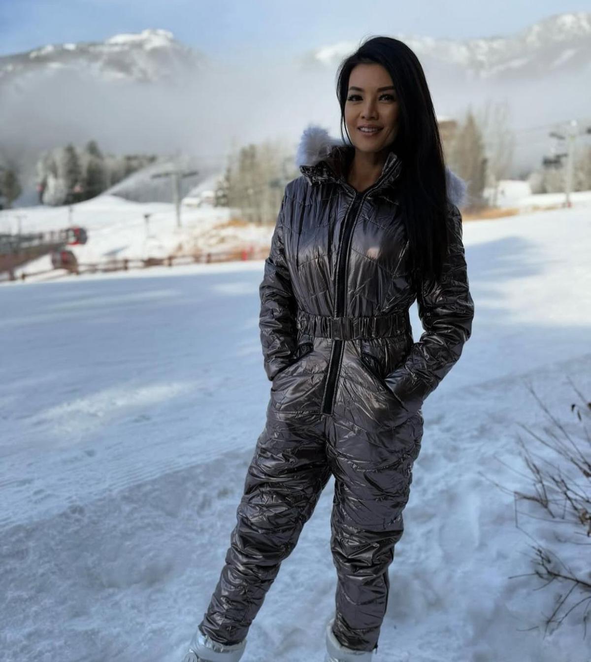 7 Potret Farah Quinn dan Keluarga Nikmati Liburan Musim Dingin, Snowboard Hingga Momen Santai!