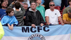 2 Putranya Ikut Usik Suporter MU di Old Trafford, Noel Gallagher Malah Bangga Banget