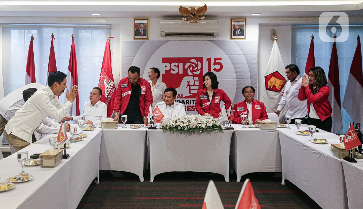 "Setelah pertemuan bersama-sama kami akan jumpa pers," ujar Isyana. (Liputan6.com/Faizal Fanani)
