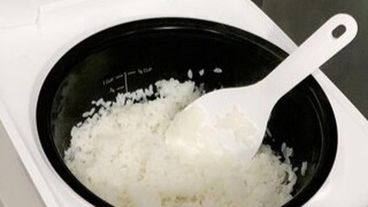 Trik Sederhana agar Nasi Tidak Kering dan Berkerak di Rice Cooker