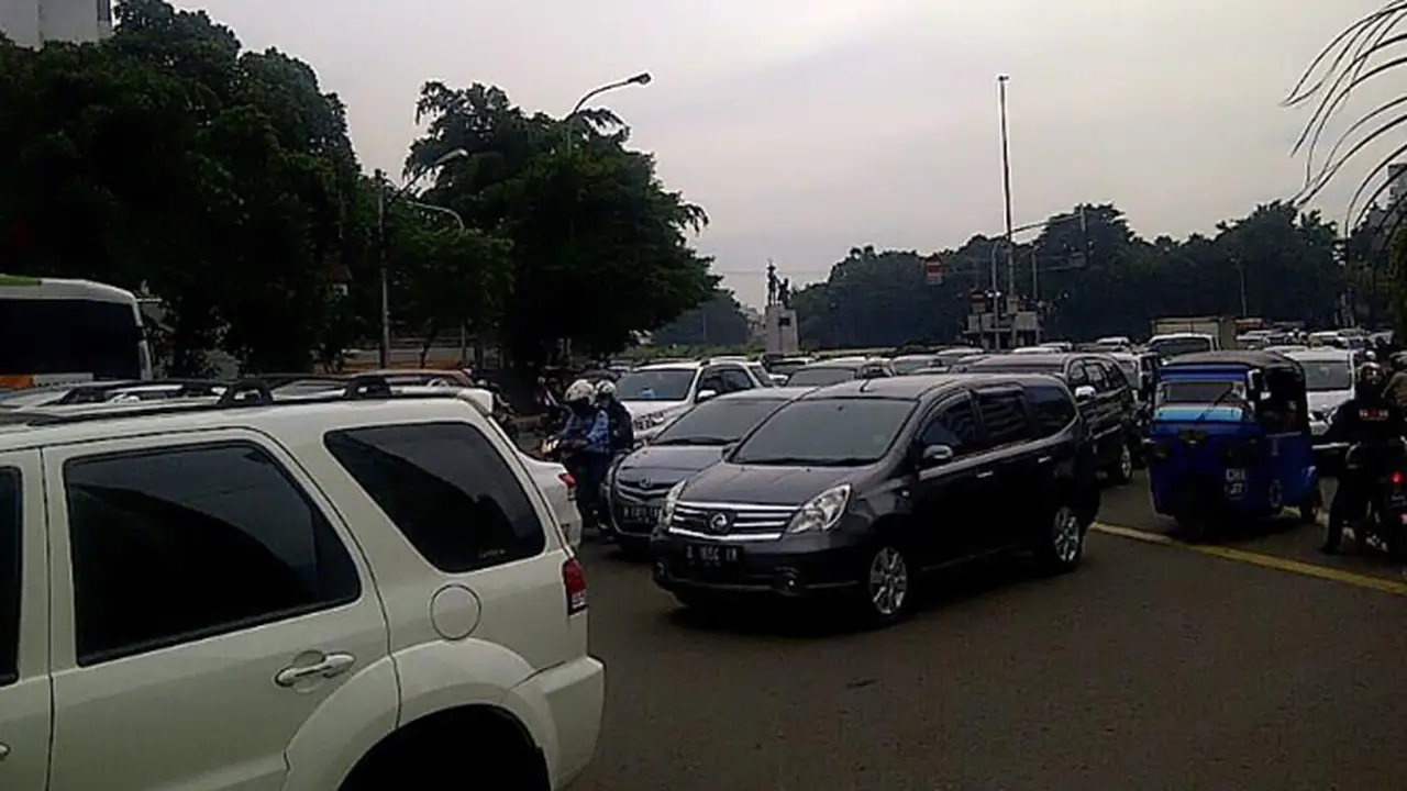 gambir-terbakar-efek-131227b.jpg