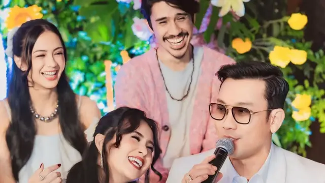 Potret Denny Sumargo di Gala Premier 'Miracle in Cell No7' (credit: https://www.instagram.com/sumargodenny/)