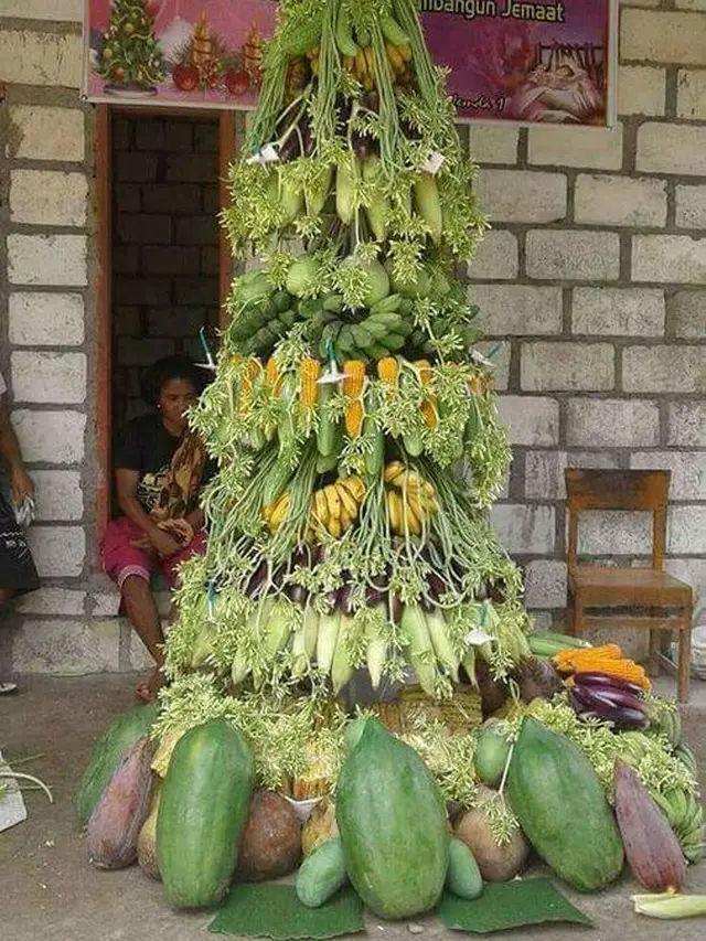6 Kreasi Pohon Natal Dari Buah dan Sayur Ini Unik Banget