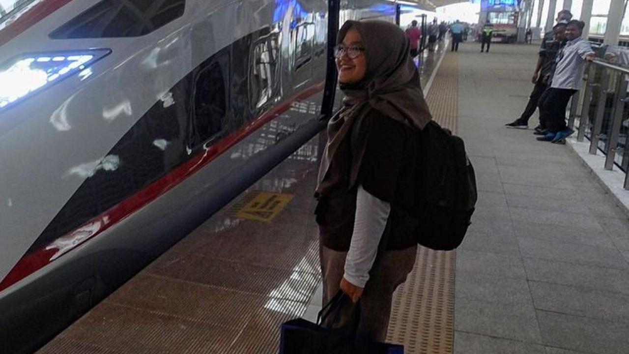 PT KCIC (Kereta Cepat Indonesia China) menjalankan uji coba operasional dengan penumpang tidak berbayar alias gratis.