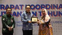 Sekretaris BSKDN Kurniasih (kanan) saat Rakor Kelitbangan Tahun 2024 Badan Riset dan Inovasi Daerah (BRIDA) Provinsi Jatim di Harris Hotel Surabaya. (Istimewa).