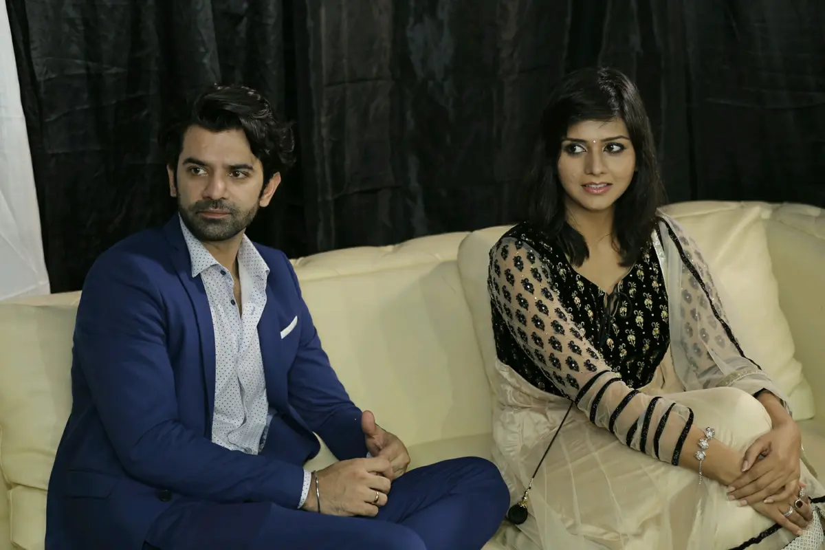 [Bintang] Barun Sobti dan Dalljiet Kaur