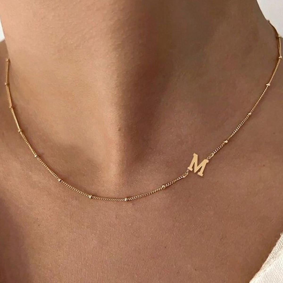 Ilustrasi Kalung Custom Inisial (©Pinterest)