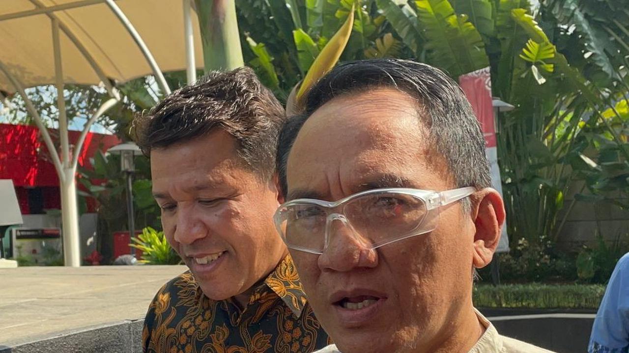 "Kami akan terus bersama PKS meski satu partai lain mengkhianati Koalisi," ujar Andi melalui Twitternya, Selasa (22/8).