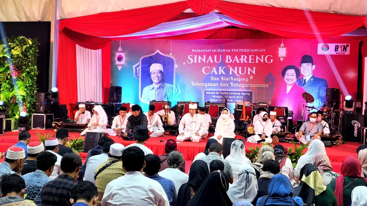 Cak Nun datang ke Masjid At-Taufiq dan Sekolah Partai DPP PDI Perjuangan (PDIP)