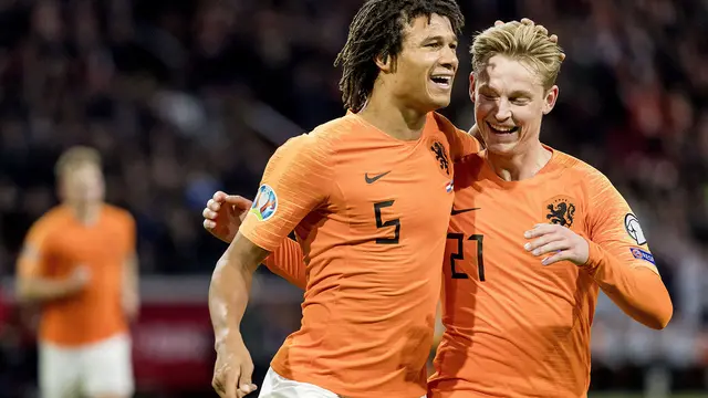 Nathan Ake dan Frenkie de Jong