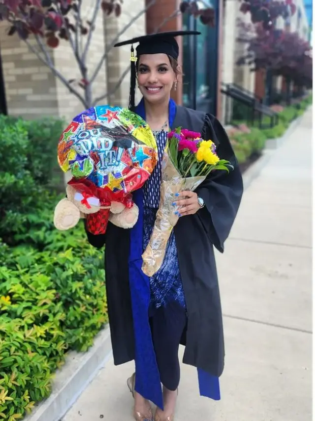 Najwa Shihab di wisuda adiknya (Instagram/najwashihab)