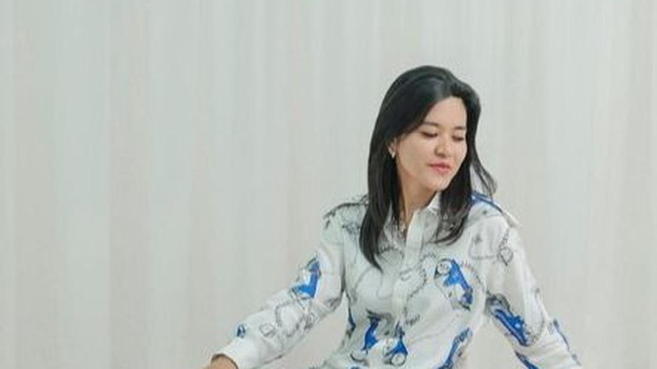 Selain tampil semakin awet muda, Kahiyang Ayu juga menunjukkan penampilan yang modis. Dia terlihat makin cantik dan menawan.