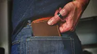 Turis Singapura Kehilangan Dompet dan Isinya Usai Kakinya Diinjak Orang di Pasar Jodoh Batam