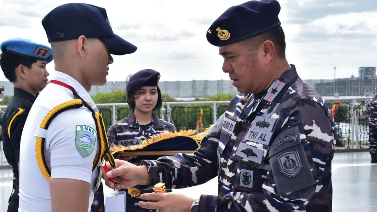 FOTO: TNI AL Tempa 500 Mahasiswa Jadi Generasi Cinta Laut di Sailing Camp 2025