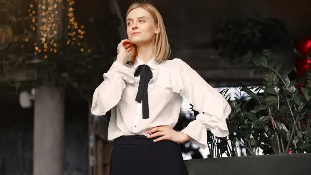 Ilustrasi Model Blouse untuk Acara Formal (Credit: prostooleh/freepik)