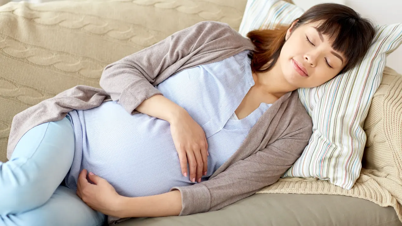 Tips tidur nyaman ibu hamil