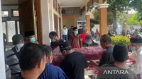 Sosok Sachroni, Pensiunan Pegawai Bank yang Terkubur Bersama 4 Anggota Keluarga