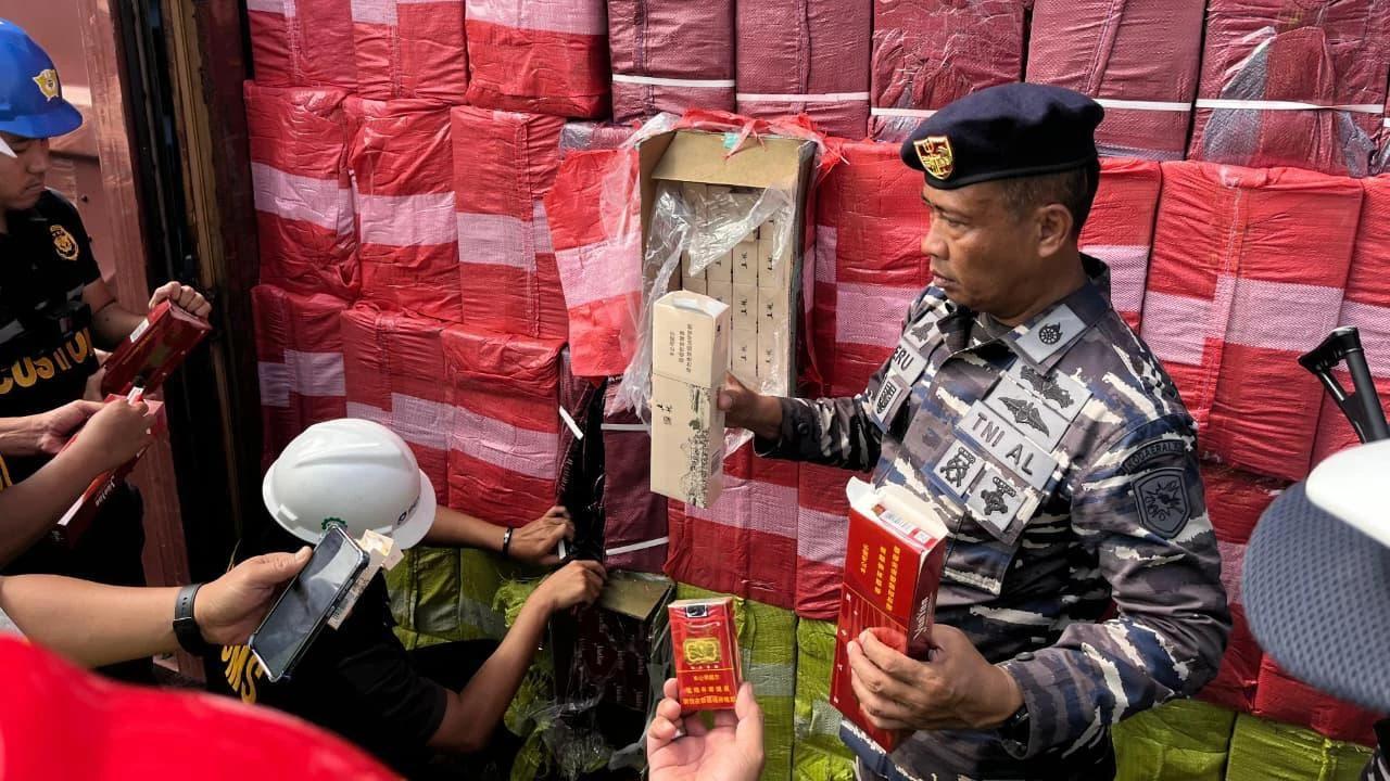 TNI AL Gagalkan Penyelundupan Dua Kontainer Rokok Ilegal, Begini Kronologi Lengkapnya